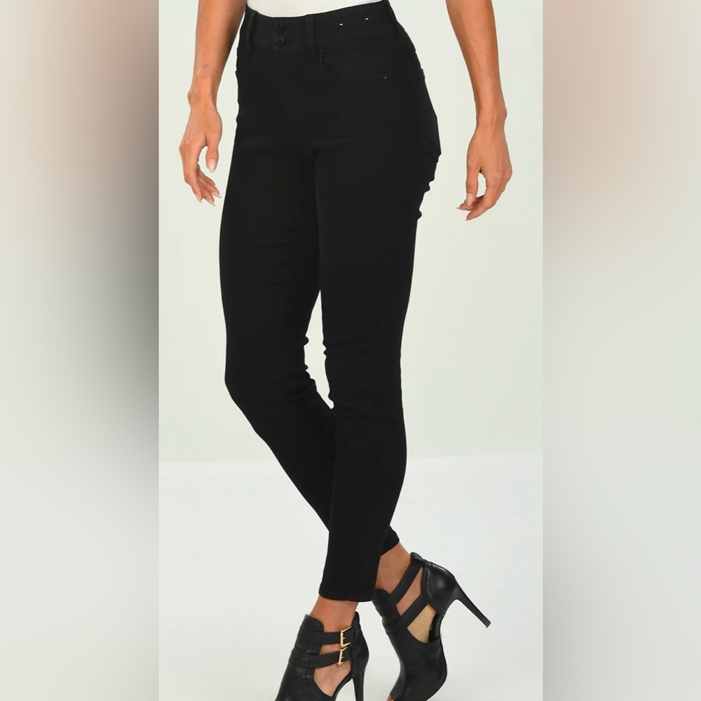 D.Jeans Women 2-Button Black Skinny Jeans With Inside Tummy Control. Size: (4)